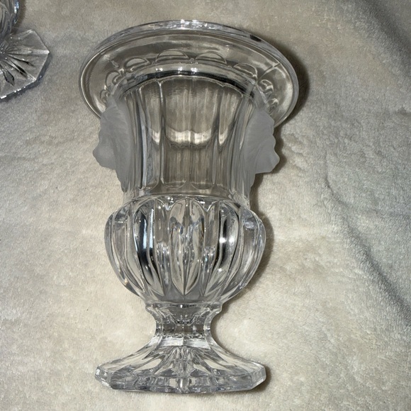 Crystal Footed Vase with Lion Head Accents set of 2 - Picture 5 of 6